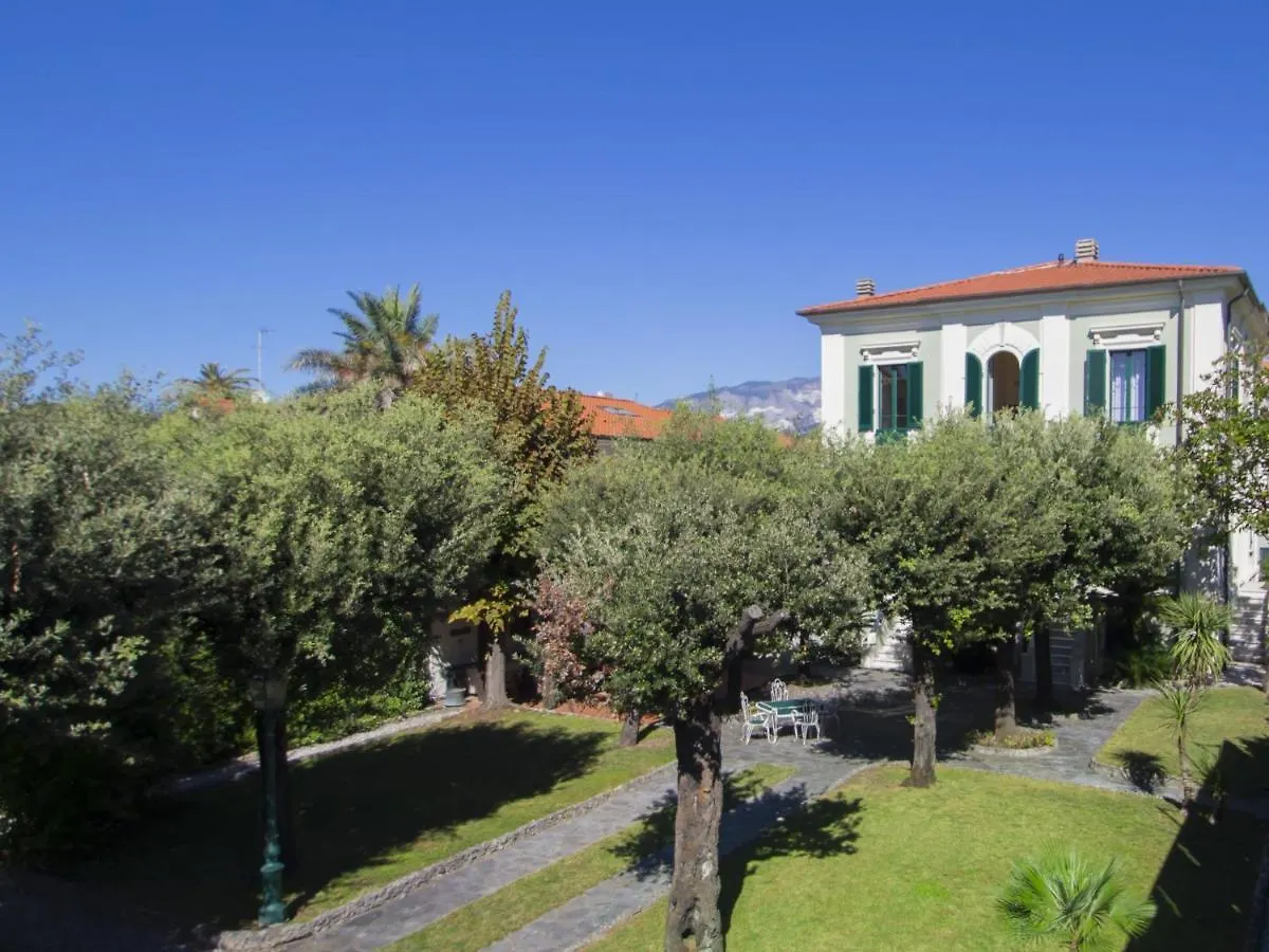 Locazione Turistica Villa Nicodemi - Casina - Cottage Marina di Massa 0*,  Italy