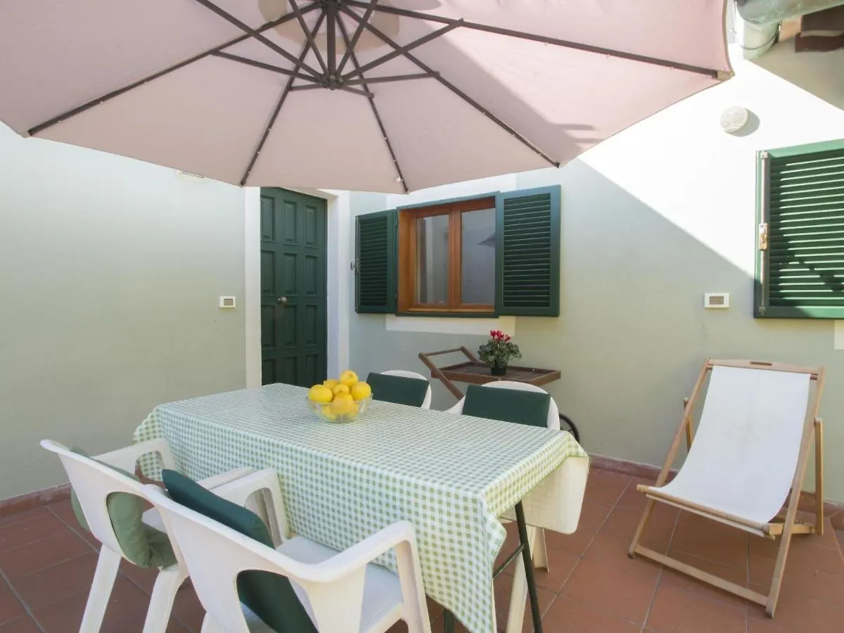 Locazione Turistica Villa Nicodemi - Casina - Cottage Marina di Massa